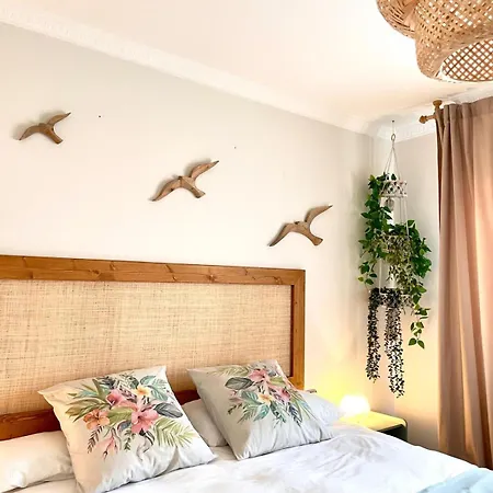 Luminoso Duplex Con Jardin Relax En Familia Holiday home *