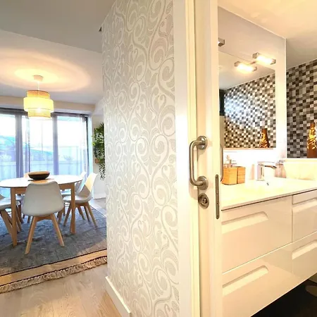Holiday home Luminoso Duplex Con Jardin Relax En Familia Vigo