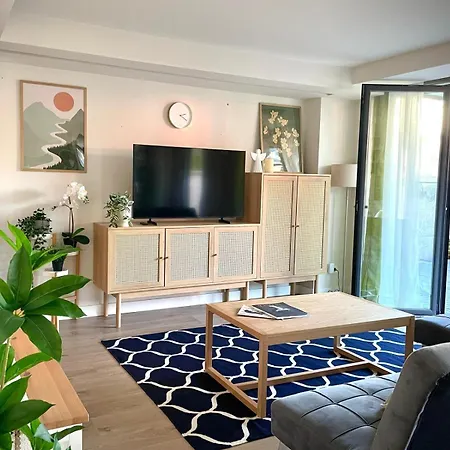 Holiday home Luminoso Duplex Con Jardin Relax En Familia *